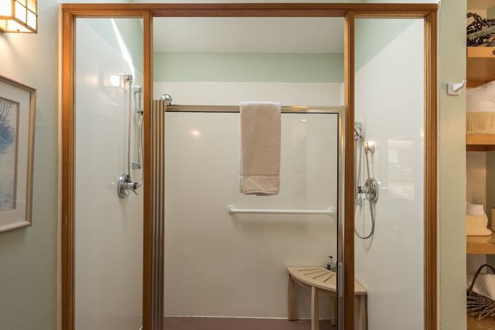 Room 12 of 144