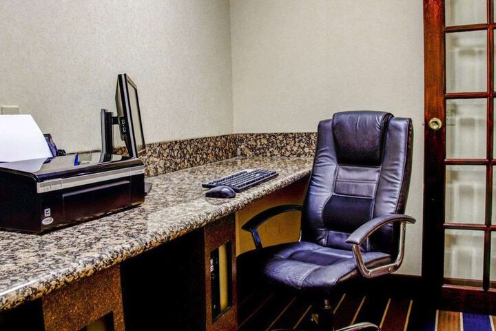Business Center 41 of 41