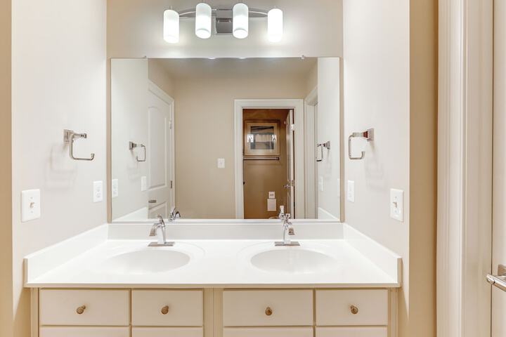 Swim Hike & Chill: Spacious Ocean View Townhome!