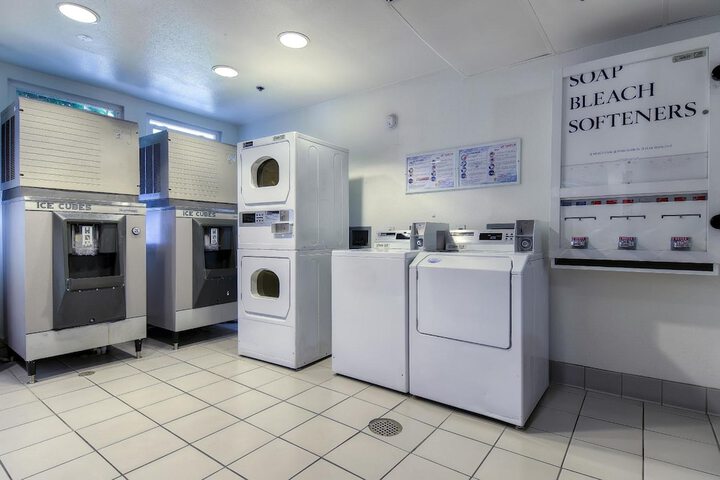 Laundry 41 of 44