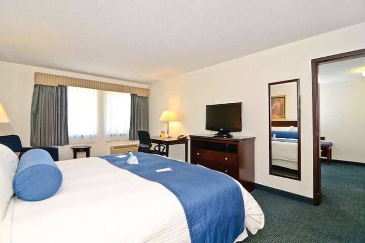 Room 12 of 28