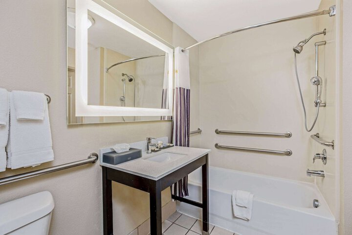 La Quinta Inn & Suites by Wyndham Corpus Christi Northwest