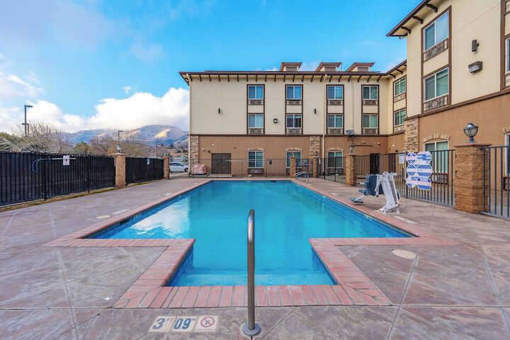 Holiday Inn Express & Suites Frazier Park by IHG