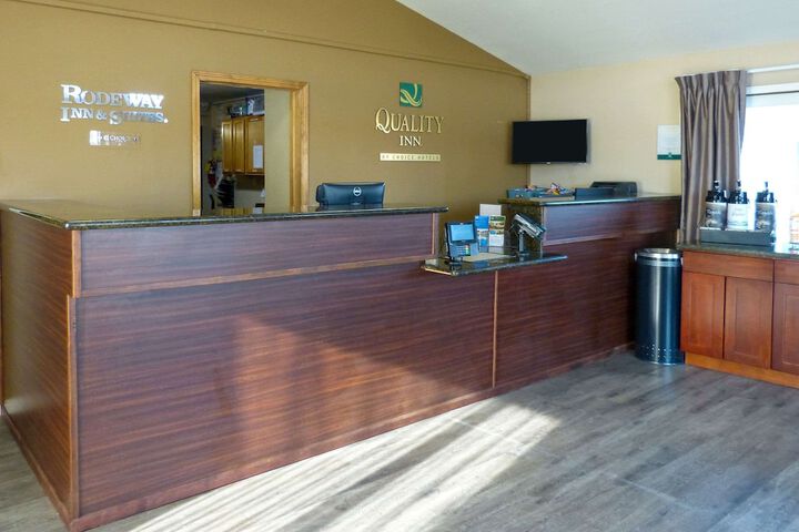 Rodeway Inn & Suites Ontario