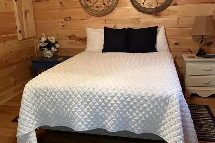 Moore Road Cabin 2 Pet Friendly