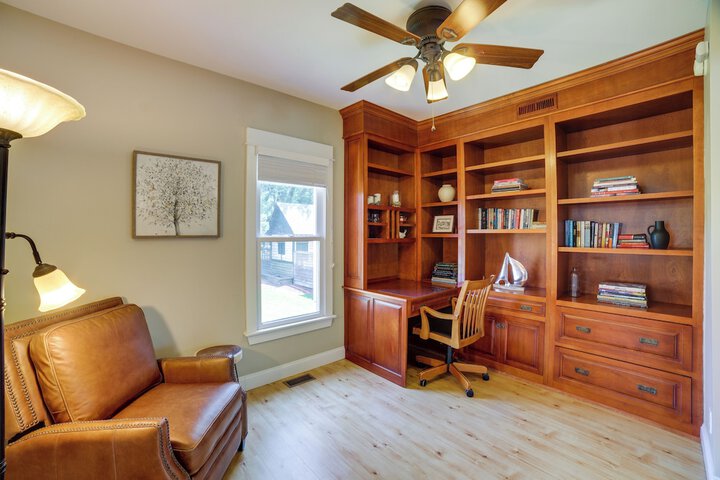 Charming Chesterton Home: w / Idyllic Location!