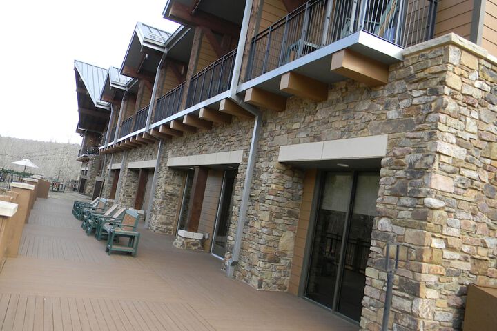 Hotel 8 of 124