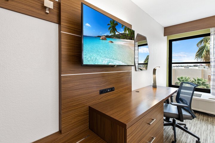 Room 25 of 60