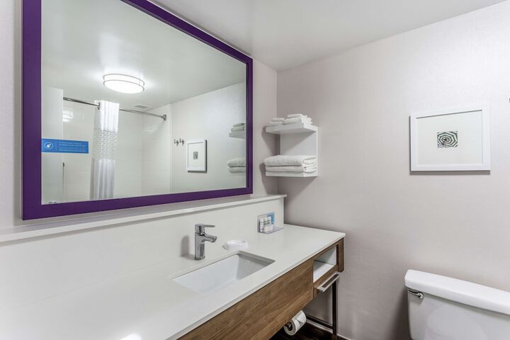 Room 10 of 17