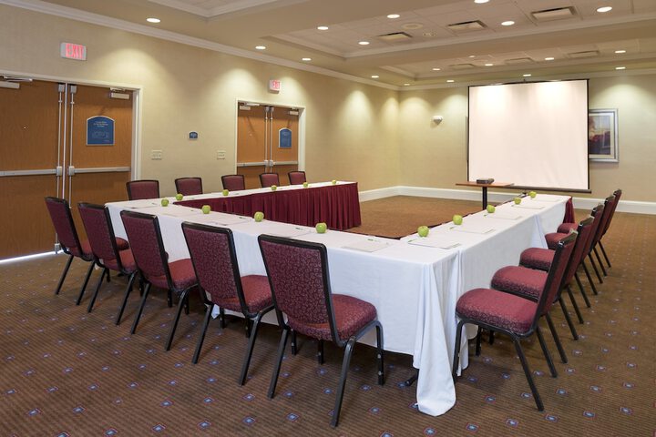 Holiday Inn Aurora North - Naperville by IHG