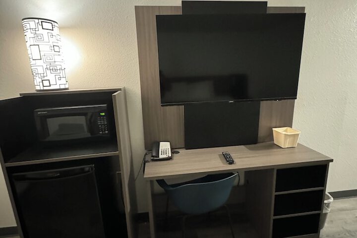 Room 6 of 6