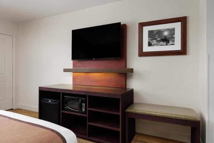 Best Western Discovery Inn