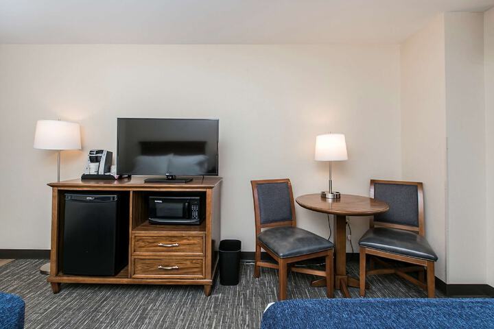 Room 15 of 77