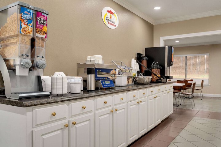 Breakfast/Coffee Service 35 of 36