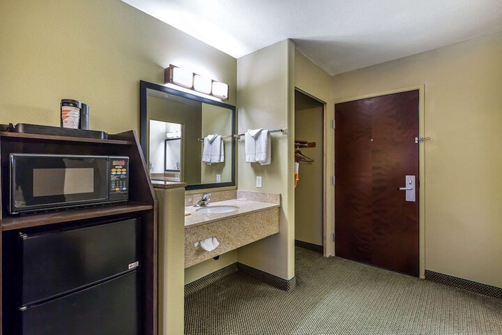 Room 29 of 35