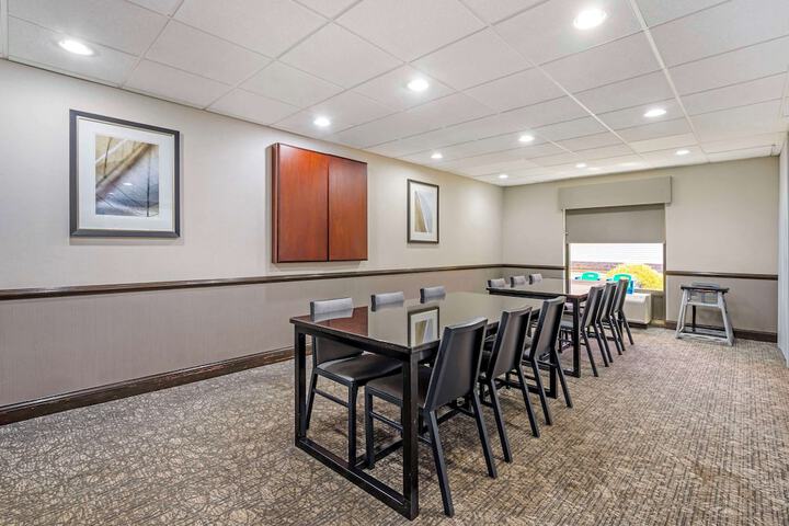 Best Western Suites