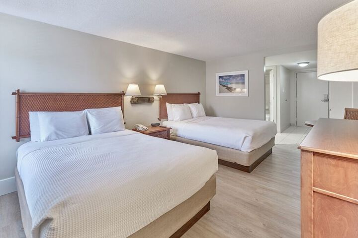Henlopen Oceanfront Hotel