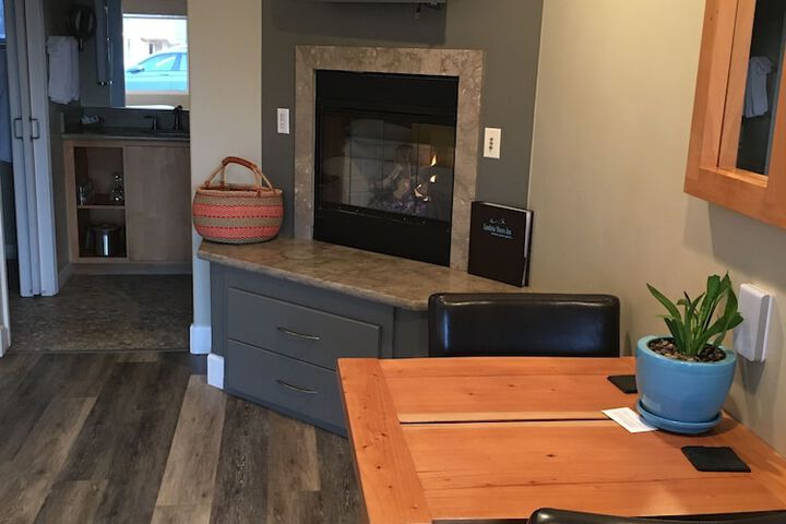 Cambria Shores Inn