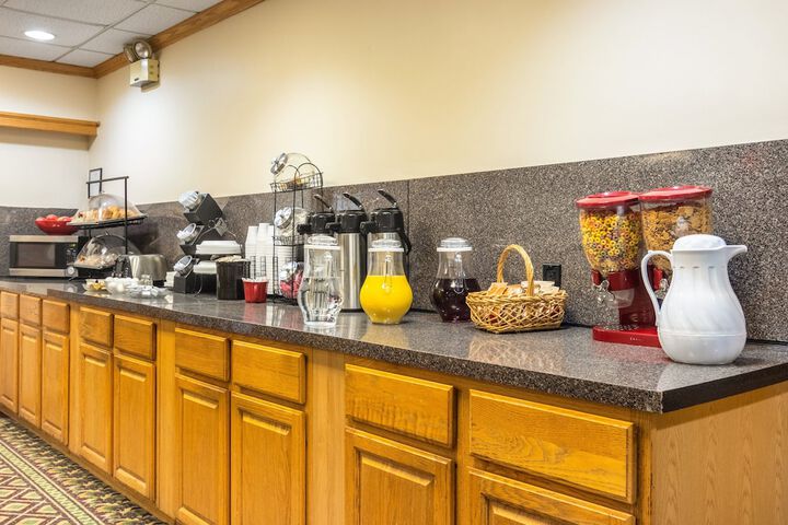 Breakfast/Coffee Service 28 of 28
