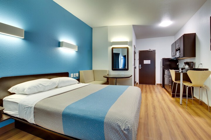 Room 43 of 81
