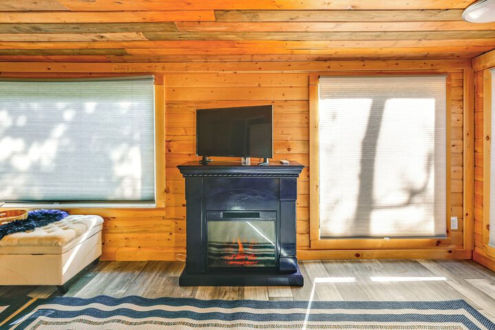 Delta Junction Retreat w / Northern Lights Cabin!