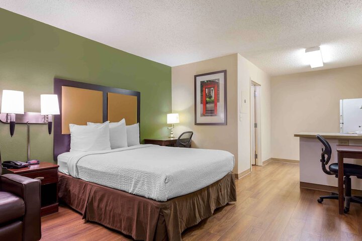Room 14 of 28