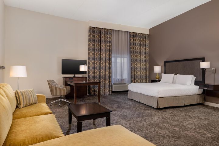 Hampton Inn & Suites Rockville Centre