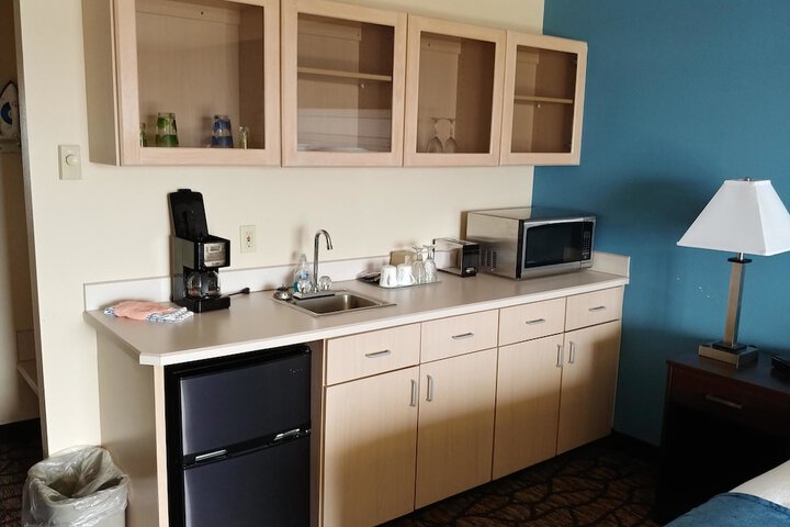 Room 18 of 28