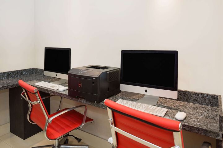 Business Center 26 of 26
