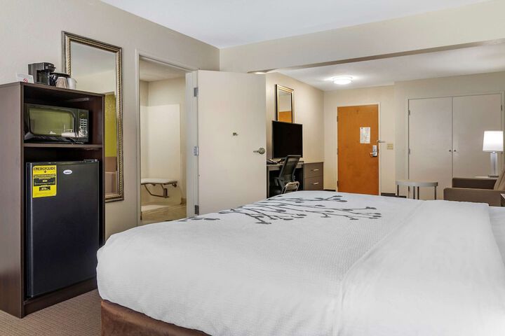 Room 21 of 29