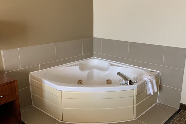Hot Tub 61 of 62