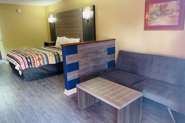 Room 11 of 15
