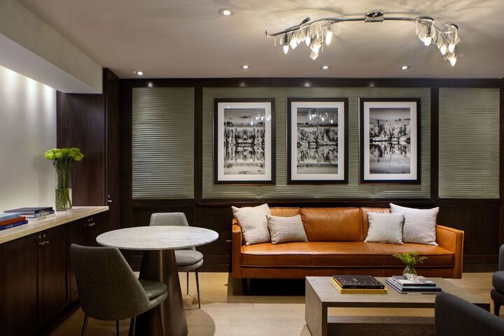Hotel Interior 4 of 28