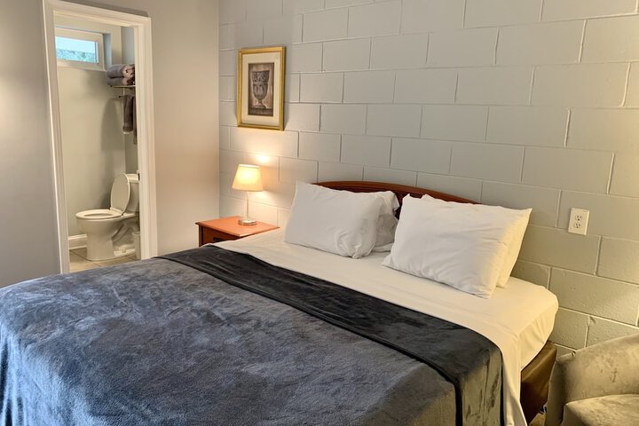 Room 4 of 38