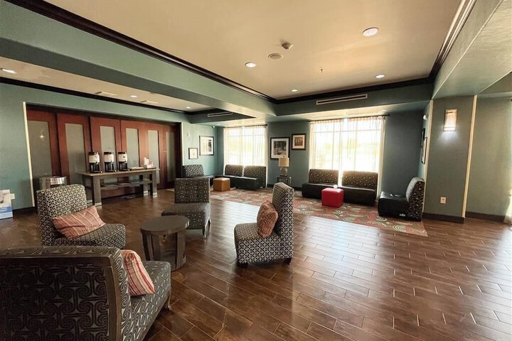 Quality Inn & Suites Pearsall