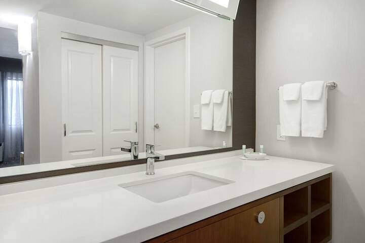 Room 42 of 58