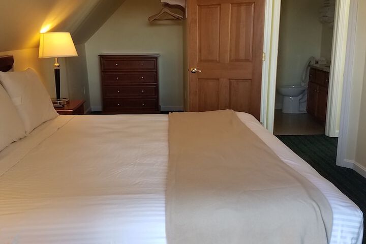 Room 43 of 82