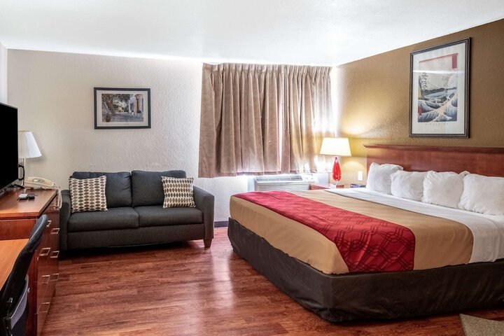 Room 73 of 100