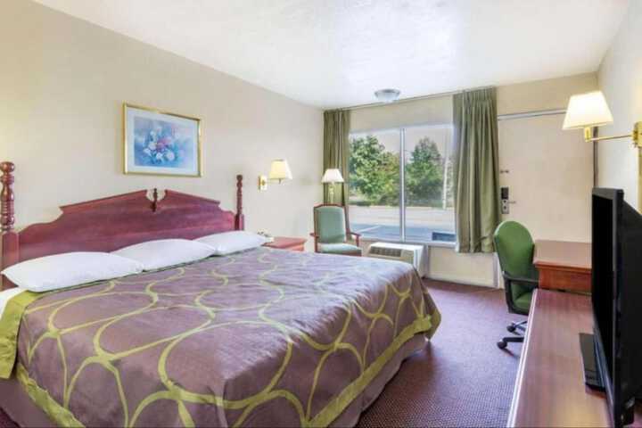 Room 12 of 22