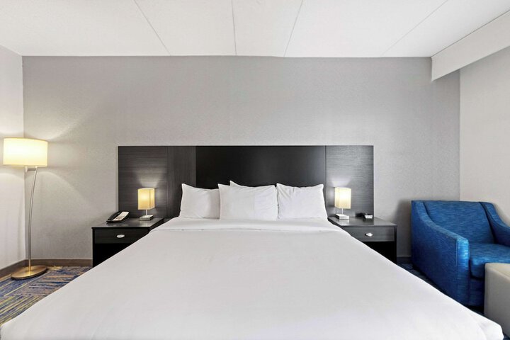 Room 44 of 62