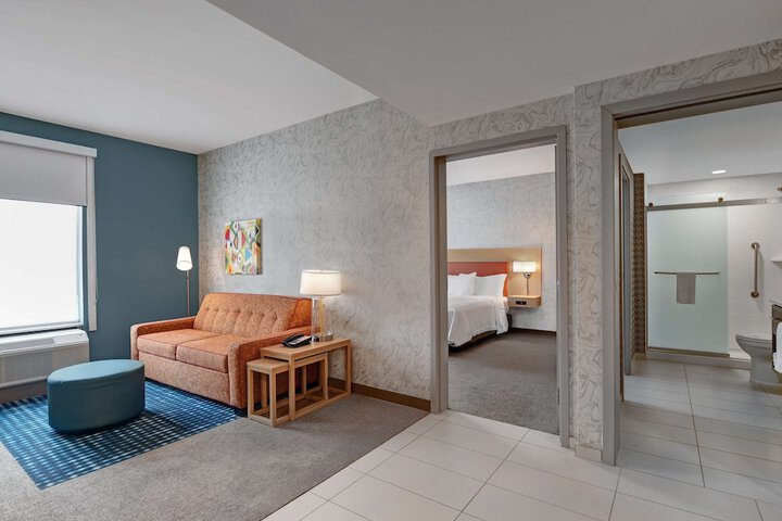 Room 17 of 46