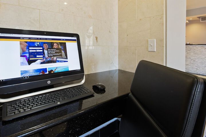 Business Center 15 of 15