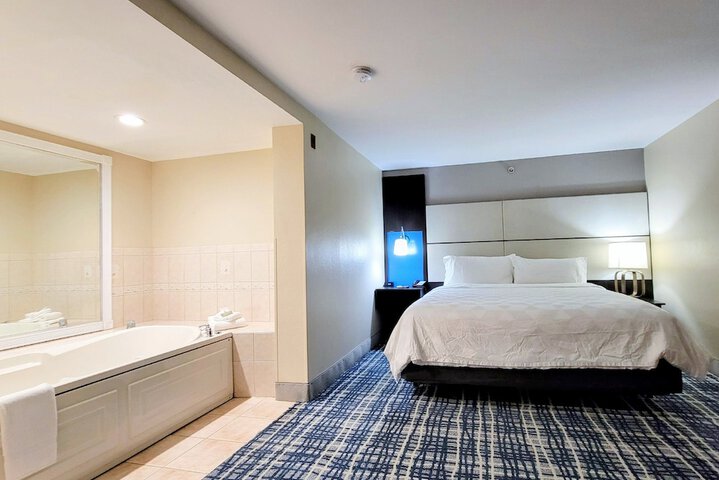 Room 15 of 90