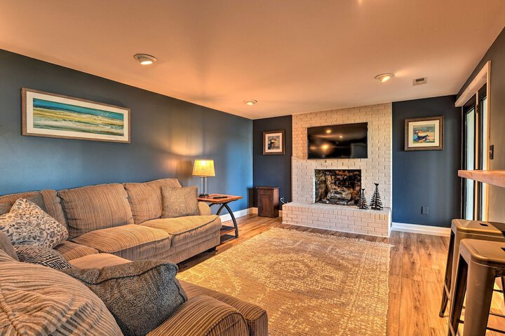 Riviera Paradise W / Private Dock! 4 Bedroom Home by RedAwning