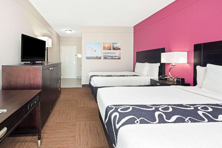 La Quinta Inn & Suites by Wyndham Winnie