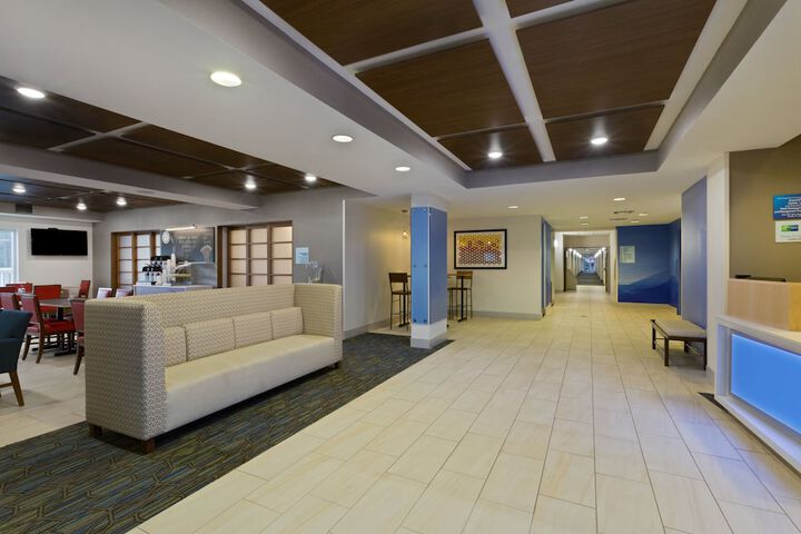Holiday Inn Express Hotel & Suites Tavares - Leesburg by IHG