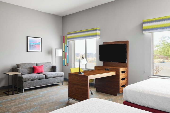 Hampton Inn & Suites Ridgecrest