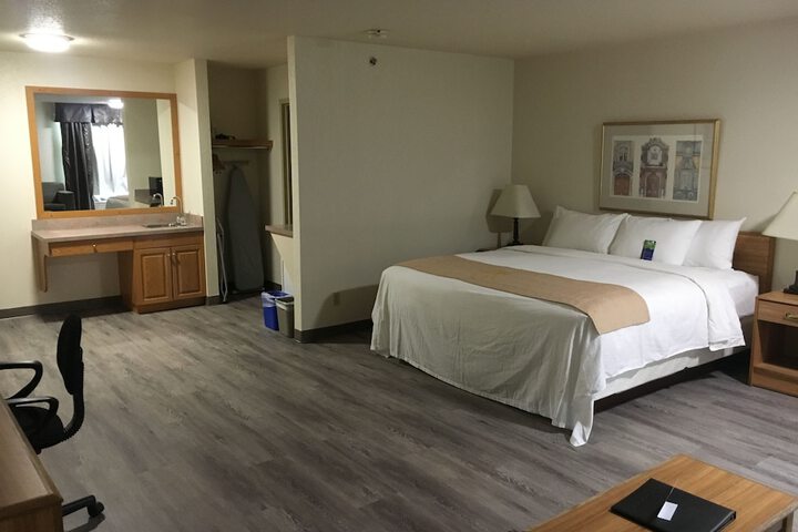 Room 33 of 72