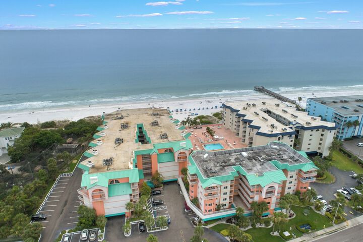 Beach Cottages 1504 by Distinctive Beach Rentals