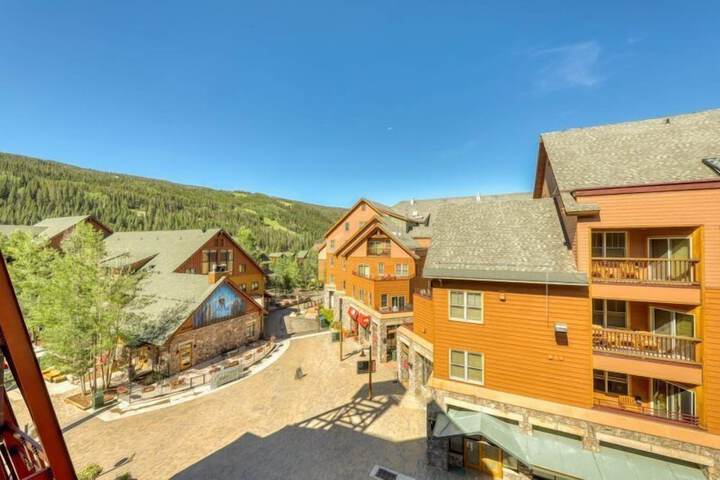 1 Bedroom Mountain Condo in River Run Village with Beautiful Mountain Views and Walking Distance to Ski